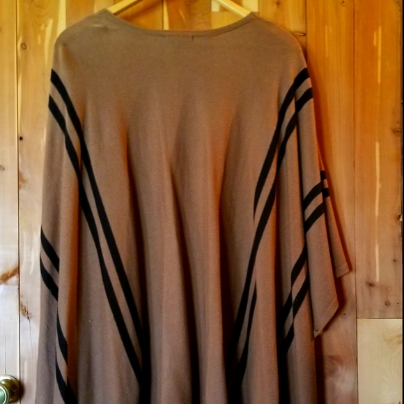 H&M Brown with Black Stripe Open Poncho - Picture 2 of 4